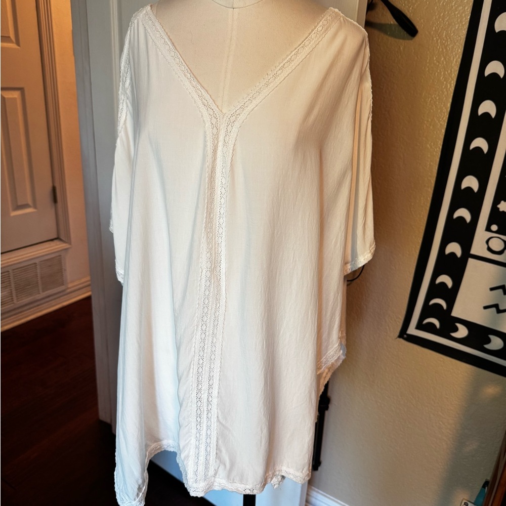 Elegant White Women's Tunic Top